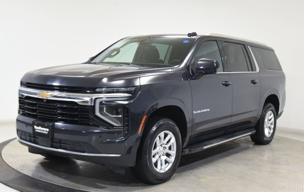 Used 2025 Chevrolet Suburban LS AWD/4WD image 9