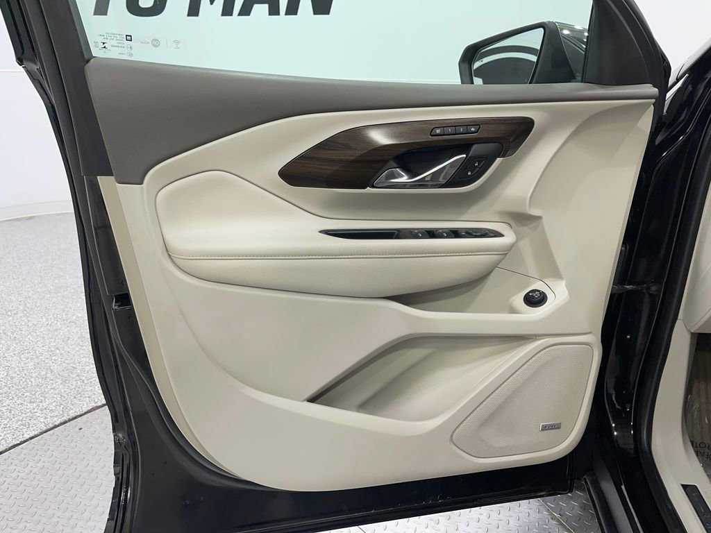 Used 2018 GMC Terrain Denali w/ Advanced Safety Package image 14