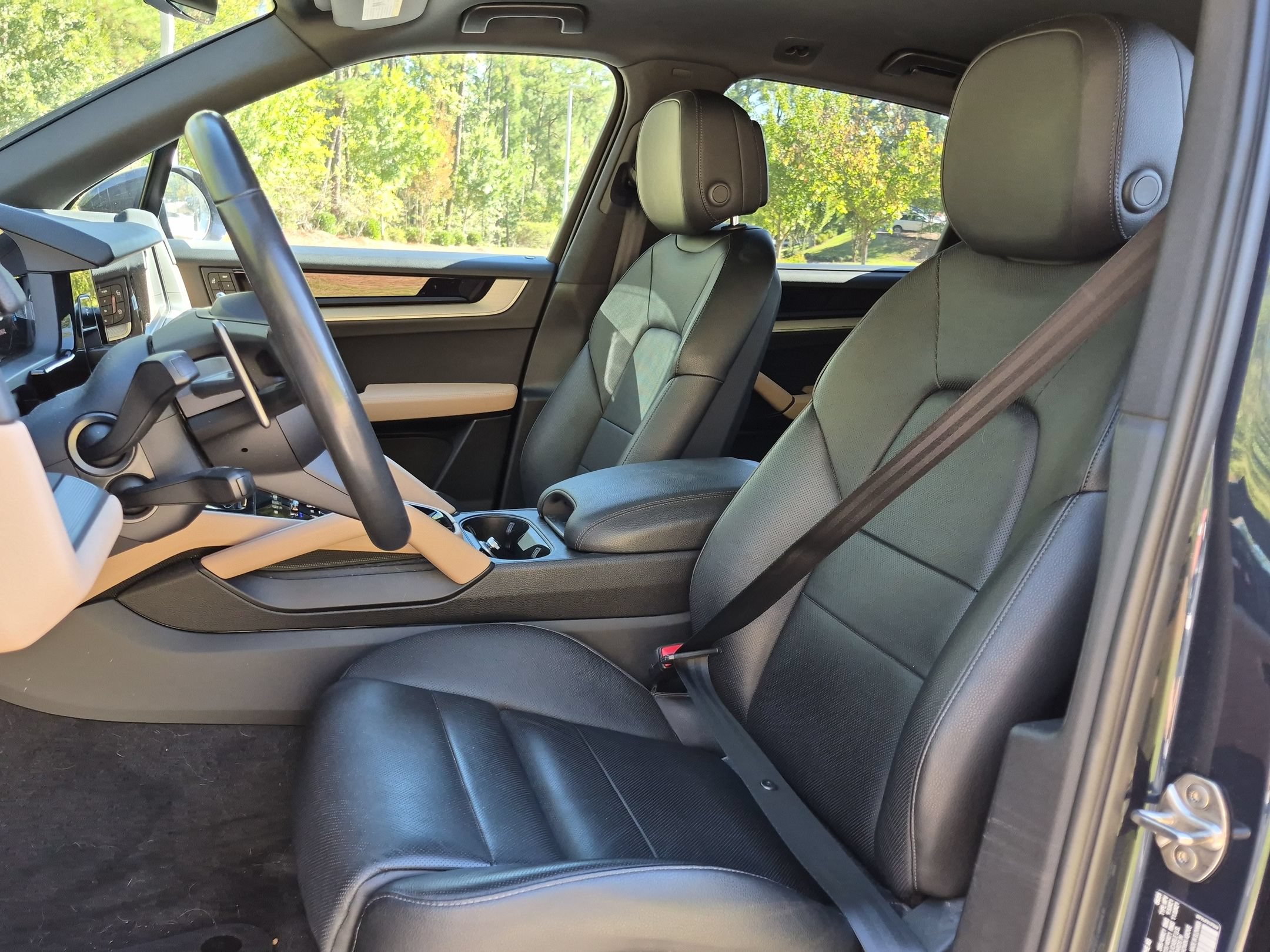 Certified 2024 Porsche Cayenne S AWD/4WD image 5