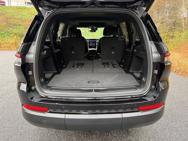 New 2025 Jeep Grand Cherokee L Altitude image 19