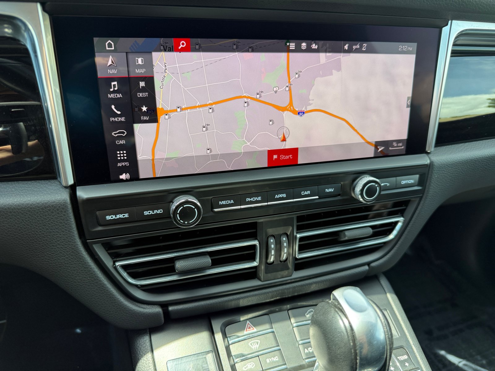 Used 2020 Porsche Macan AWD/4WD image 12