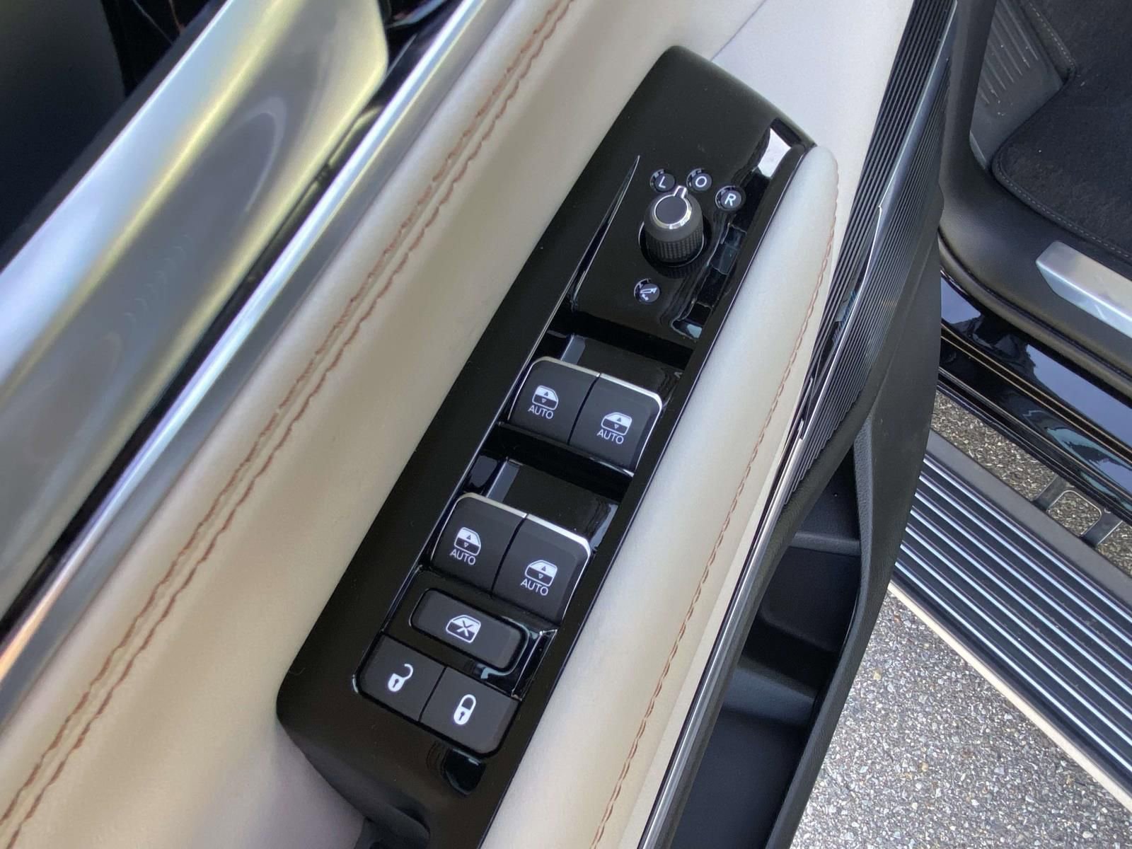 New 2026 Jeep Grand Wagoneer Summit w/ Rear Seat Video Group I image 19