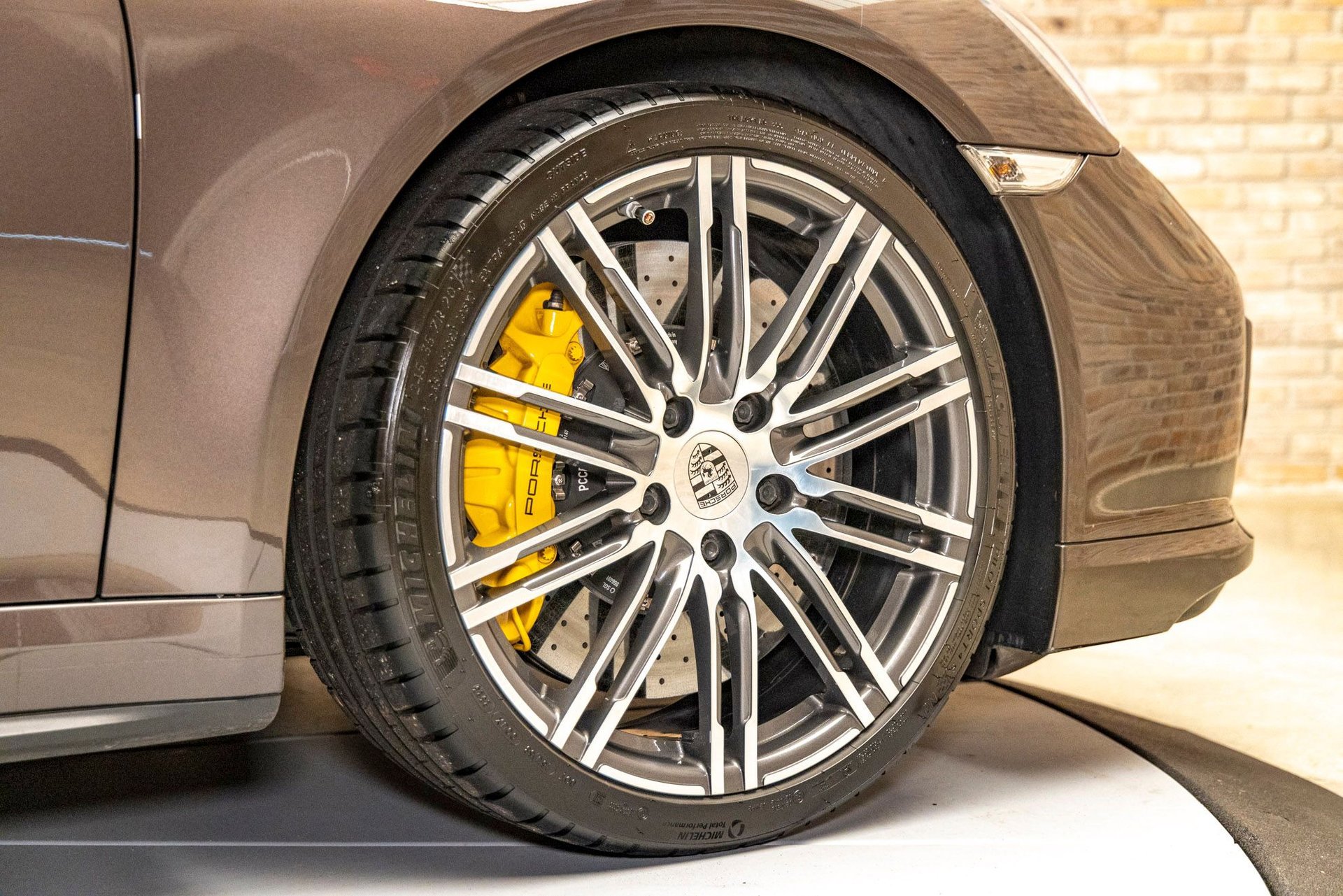 Used 2015 Porsche 911 4 Coupe image 14