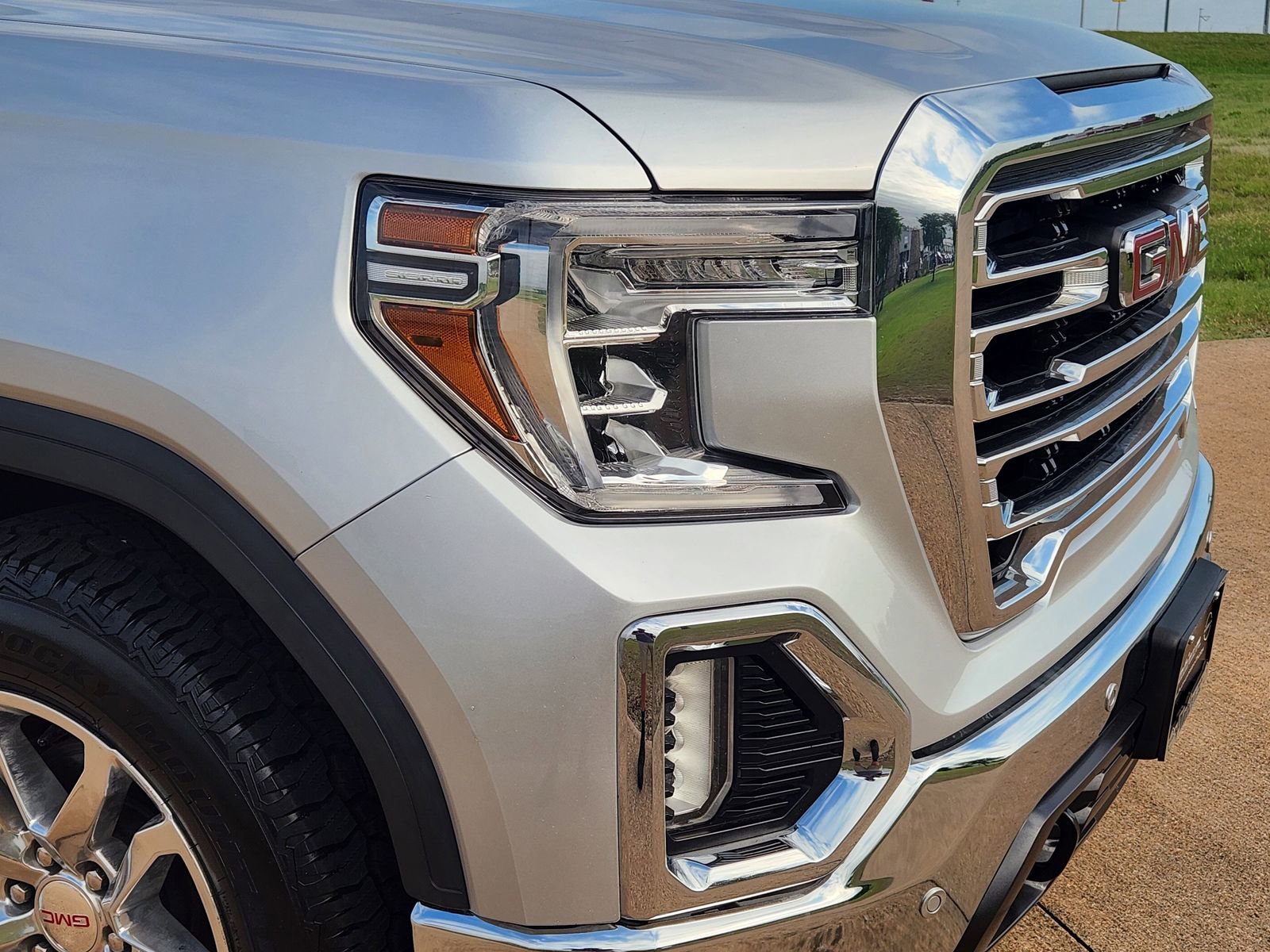 Used 2020 GMC Sierra 1500 SLT AWD/4WD image 12