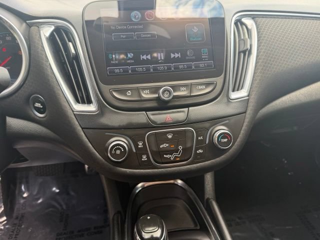 Used 2017 Chevrolet Malibu LT FWD image 21
