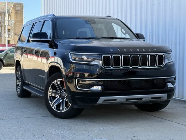 Used 2024 Jeep Wagoneer L Series II RWD image 2