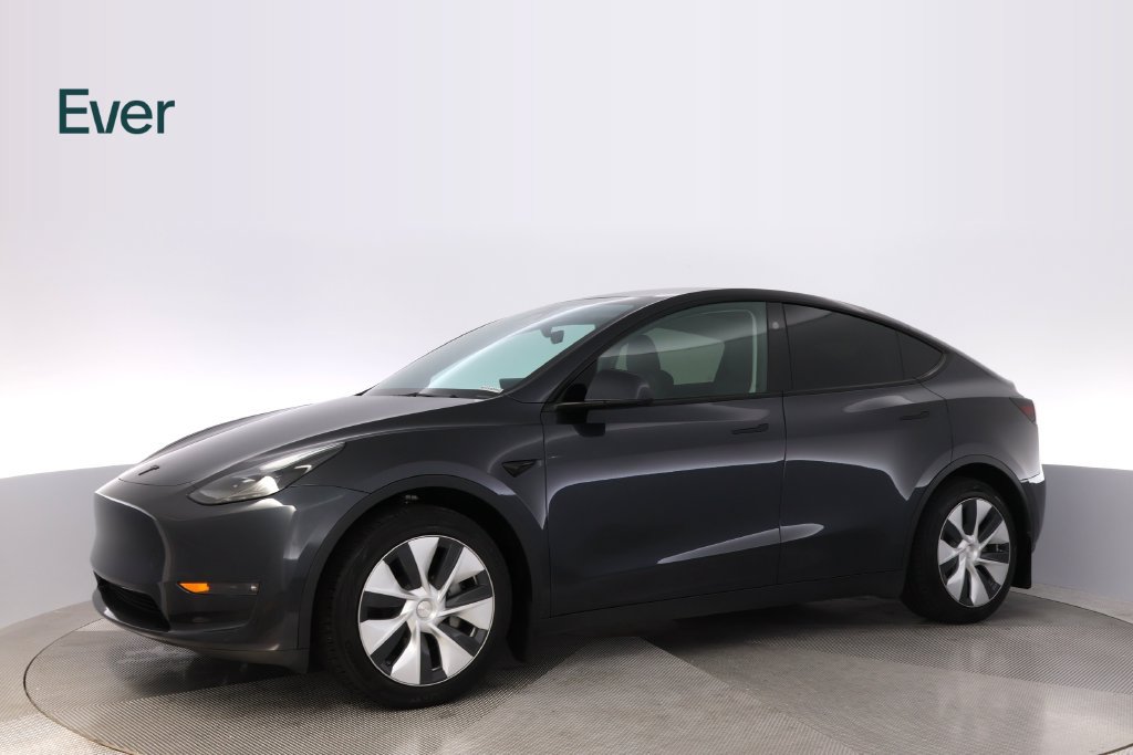 Used 2024 Tesla Model Y Long Range AWD/4WD image 18
