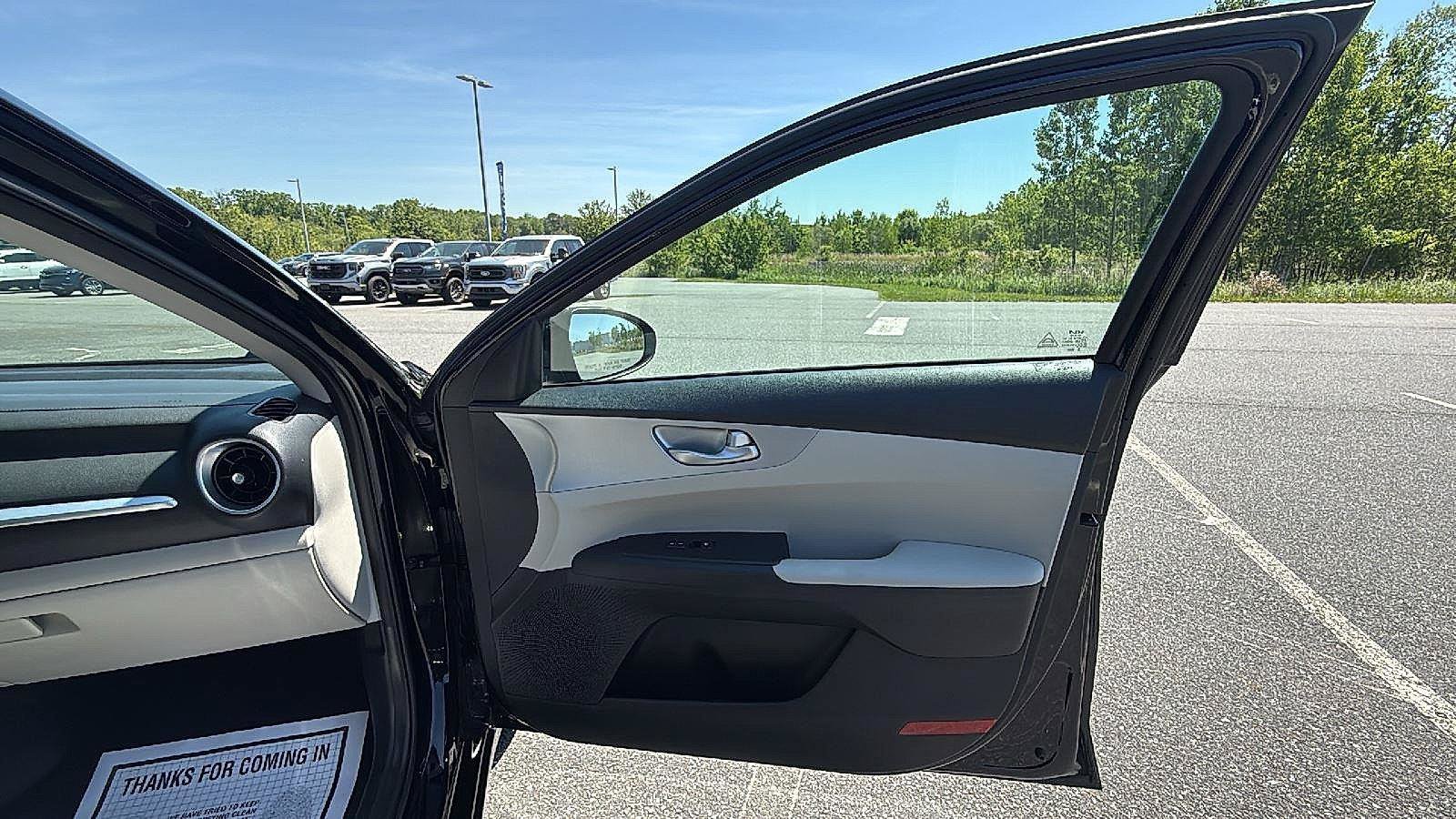 Used 2023 Kia Forte LXS w/ LXS Technology Package FWD image 14