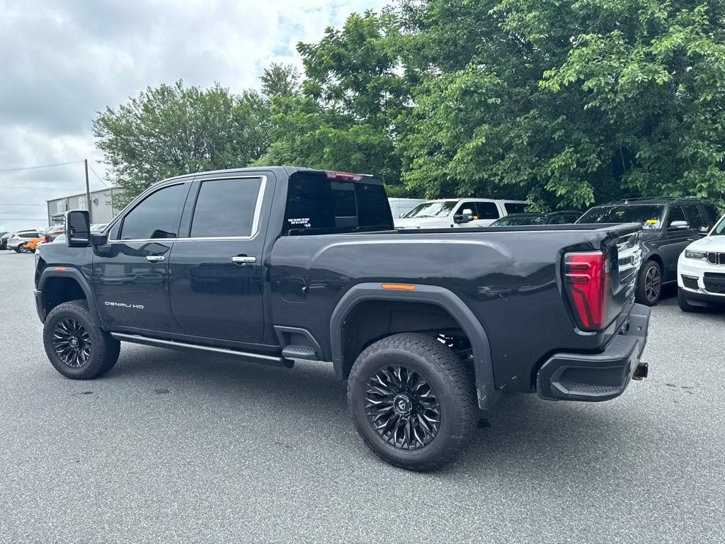 Used 2024 GMC Sierra 3500 Denali Ultimate AWD/4WD image 4