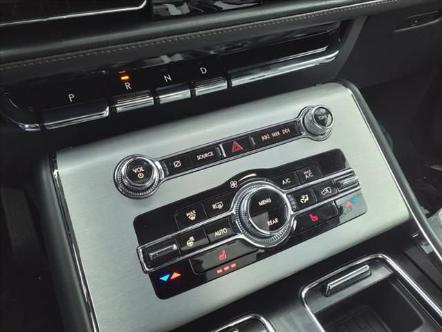 New 2024 Lincoln Aviator AWD w/ Premium Package image 14