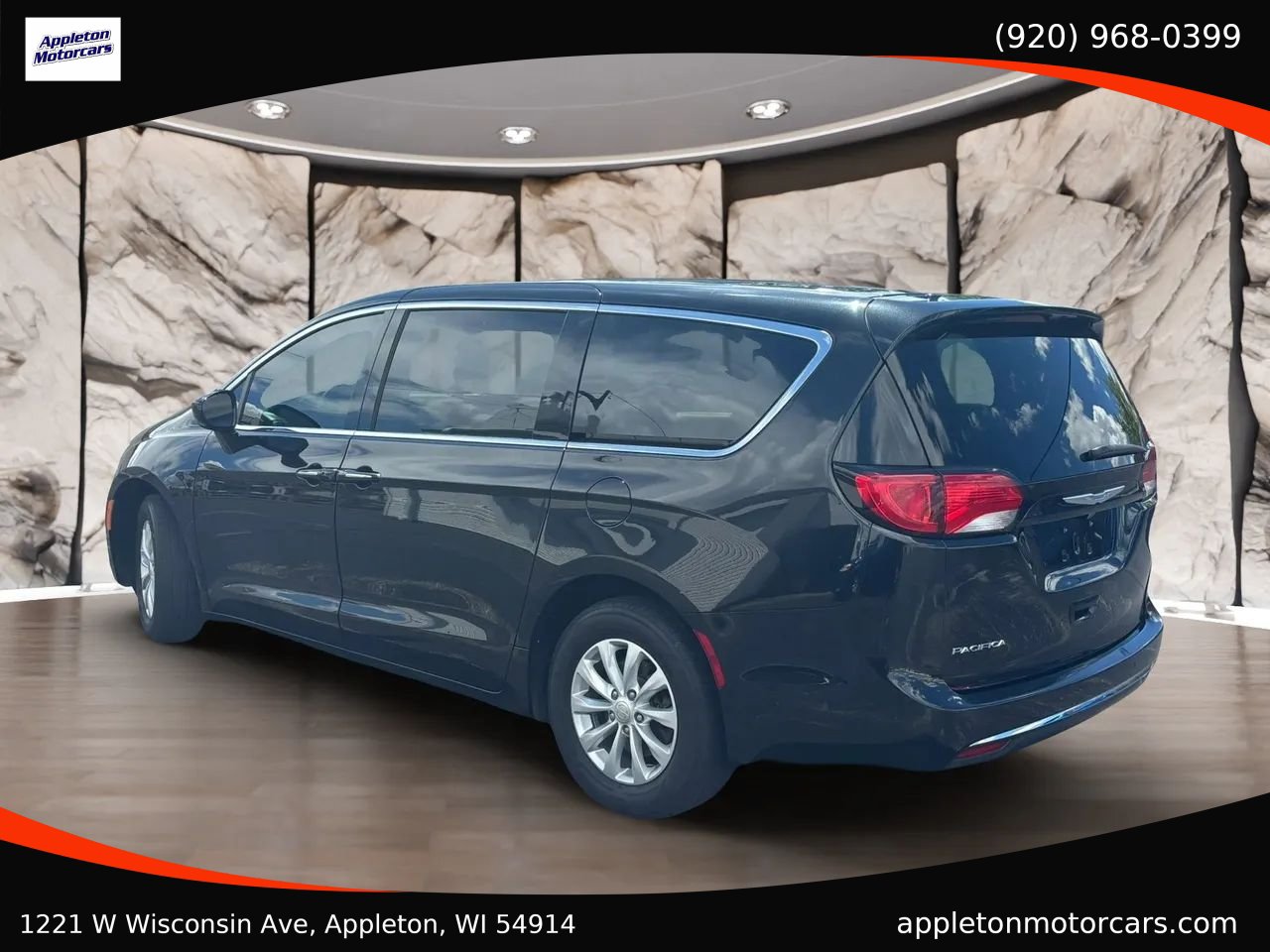 Used 2018 Chrysler Pacifica Touring Plus FWD image 4