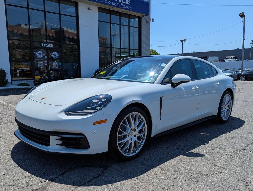 Used 2018 Porsche Panamera RWD image 2