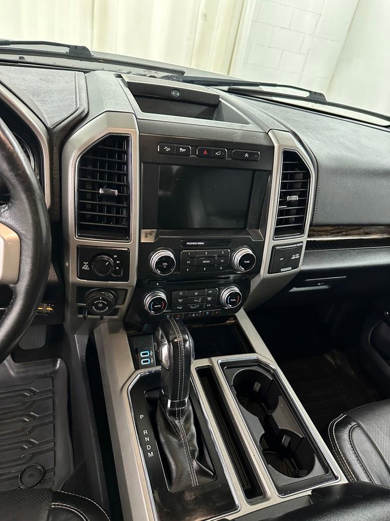 Used 2018 Ford F150 Lariat image 17