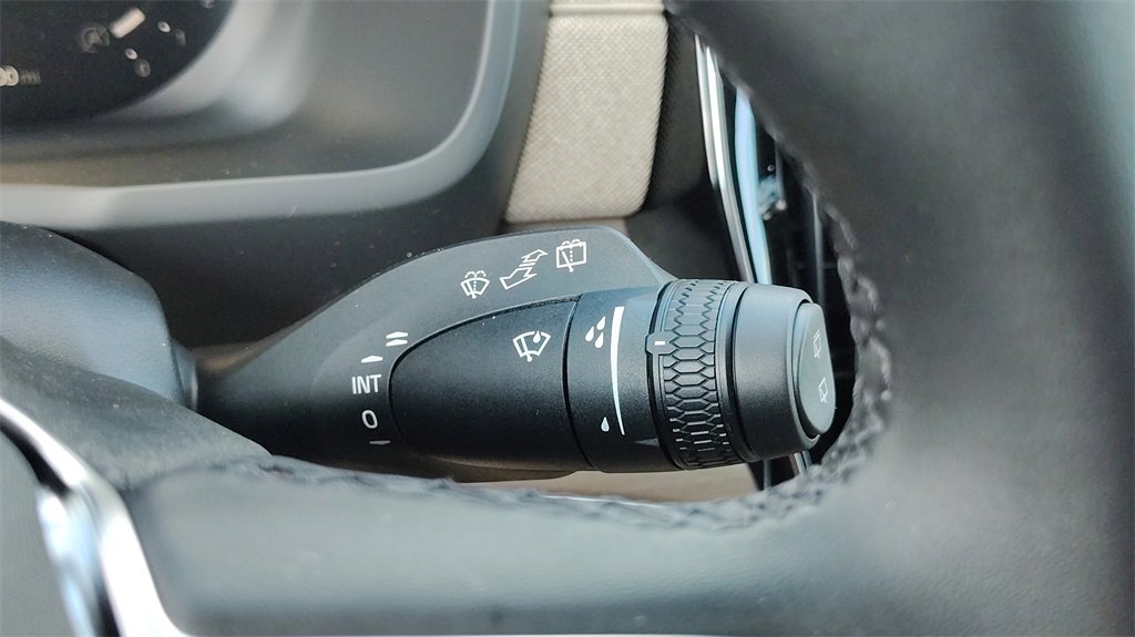 New 2026 Volvo XC90 B6 Core image 13