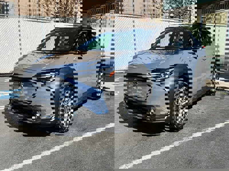 Used 2024 Subaru Solterra Touring image 3