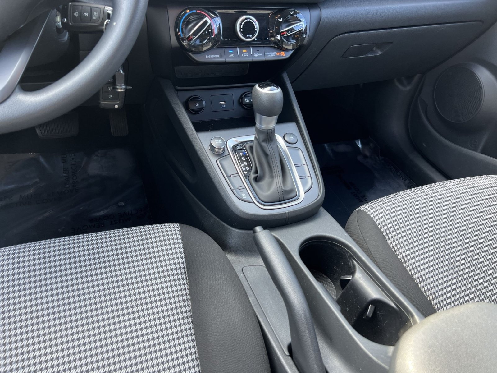 Used 2023 Hyundai Kona SE AWD/4WD image 21