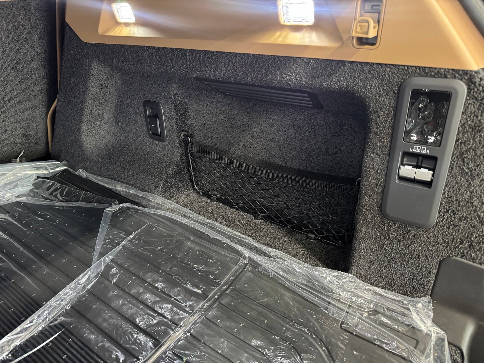 New 2026 Land Rover Range Rover SE AWD/4WD image 41