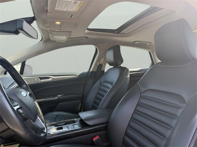 Used 2020 Ford Fusion SEL image 12