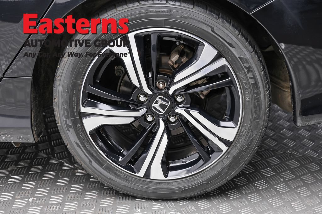 Used 2017 Honda Civic Touring image 8