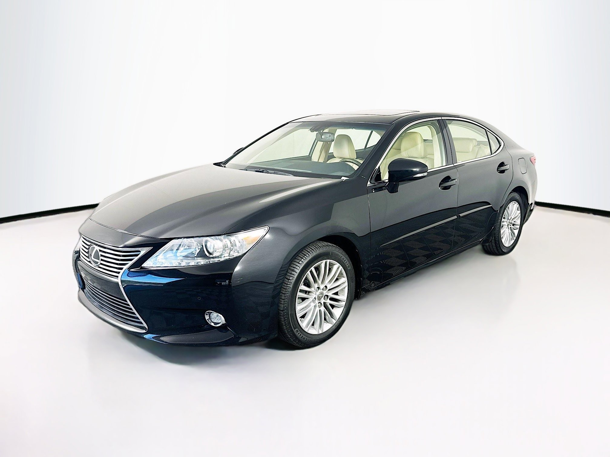 Used 2014 Lexus ES 350 w/ Luxury Package image 3