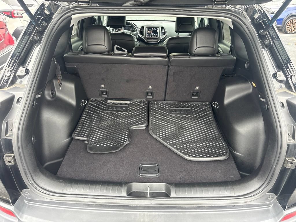 Used 2019 Jeep Cherokee Trailhawk w/ Cold Weather Group AWD/4WD image 25