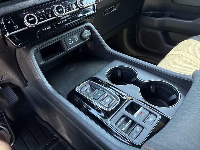 Used 2025 Honda Pilot Sport image 25