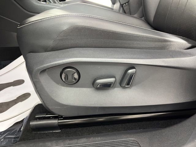 Used 2023 Volkswagen Tiguan SE image 34