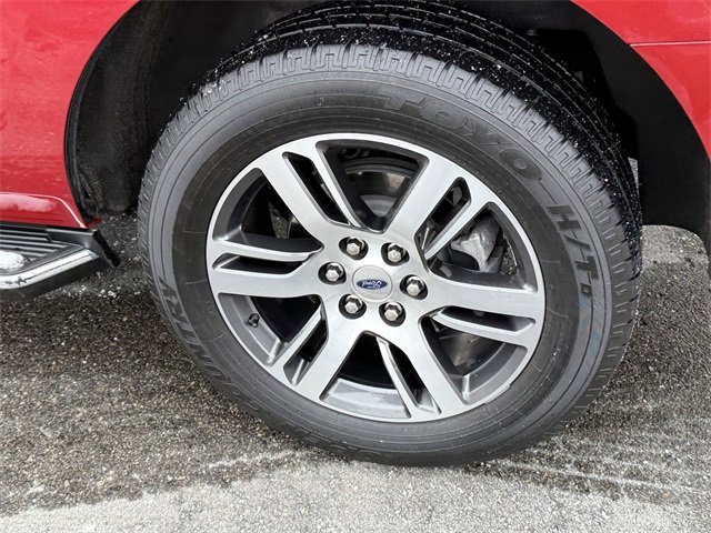 Certified 2022 Ford Expedition XLT image 5