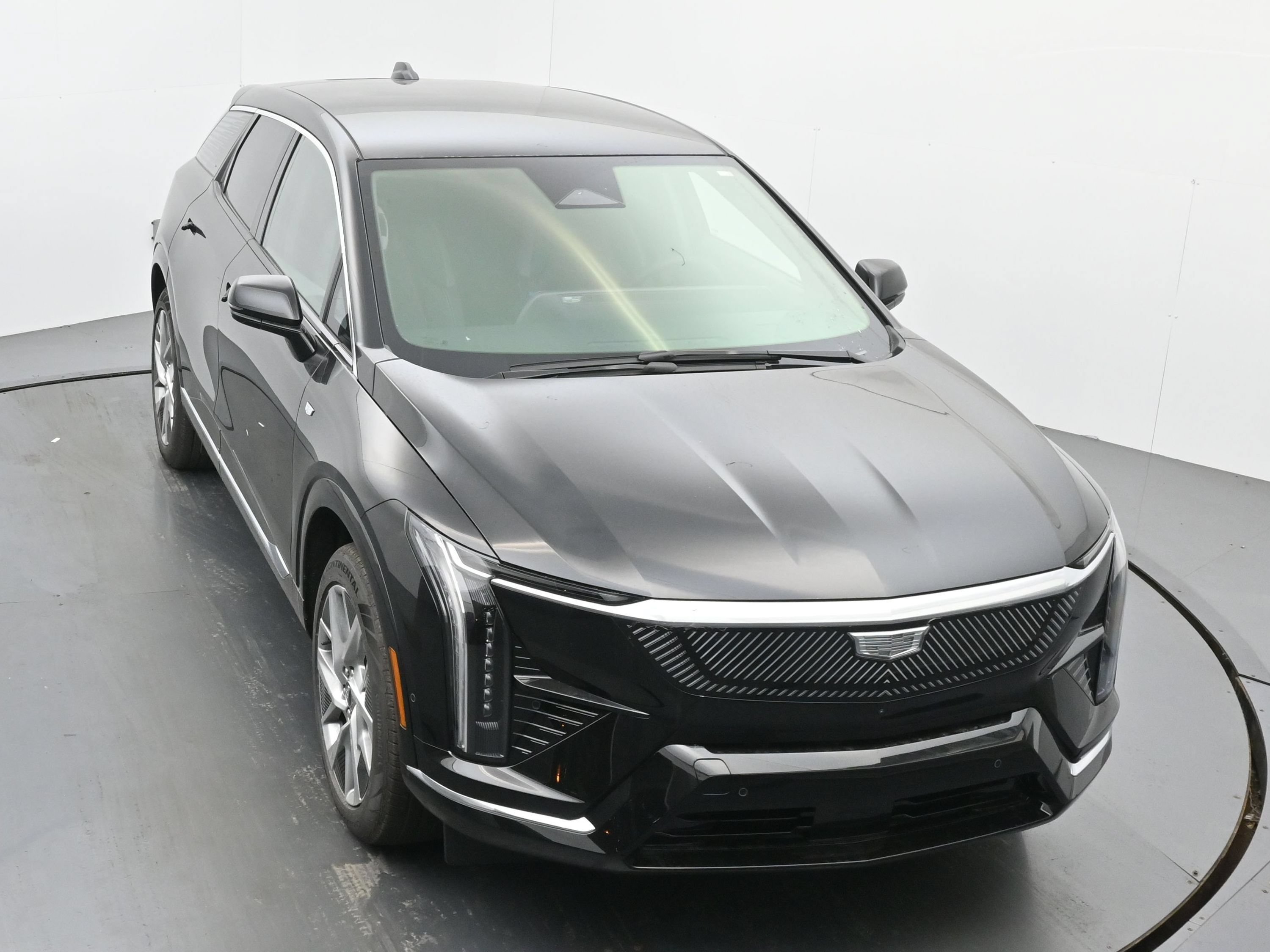 New 2027 Cadillac Optiq Luxury w/ LPO, Floor Liner Package AWD/4WD image 30