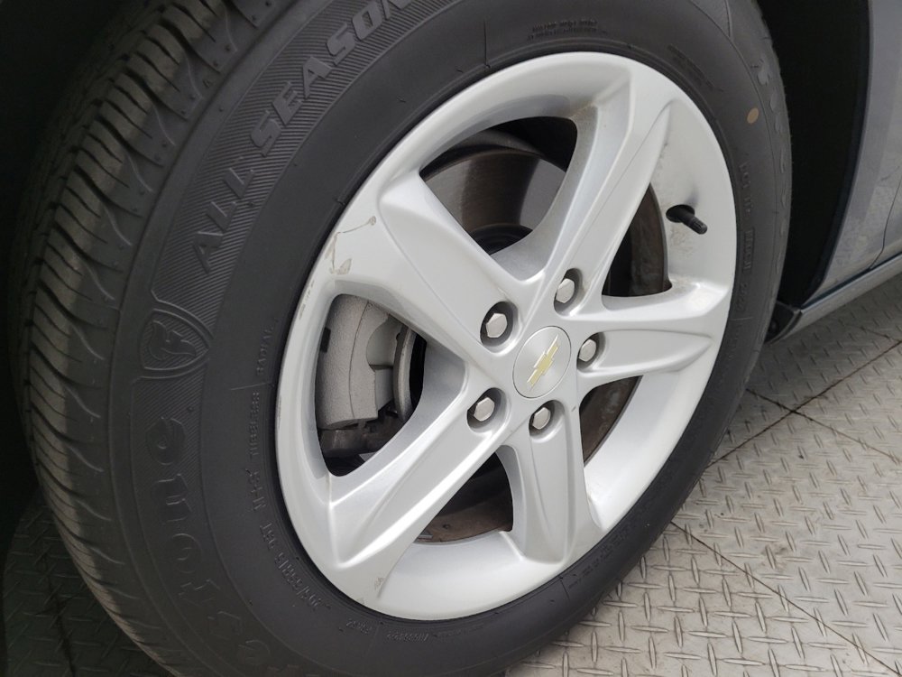 Used 2020 Chevrolet Malibu LS image 31