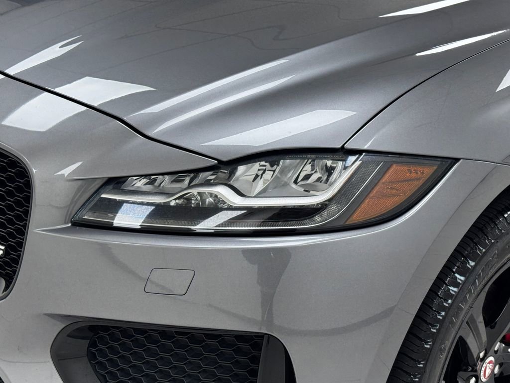 Used 2020 Jaguar F-PACE S image 37