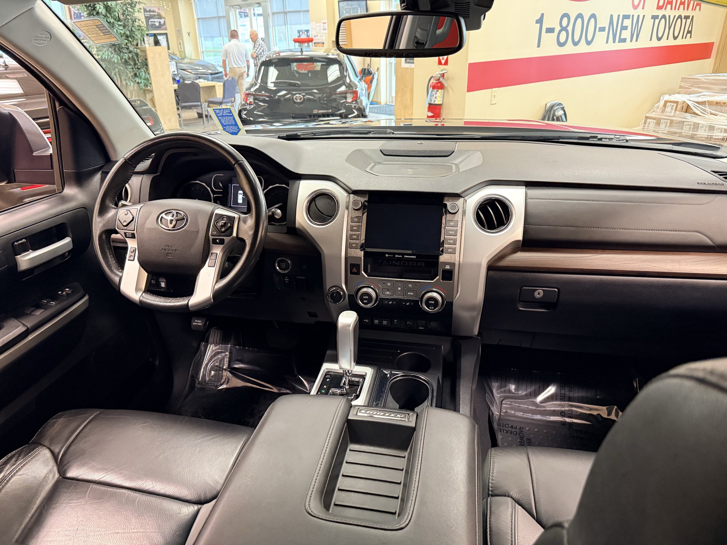 Used 2021 Toyota Tundra Limited w/ Limited Premium Package AWD/4WD image 22