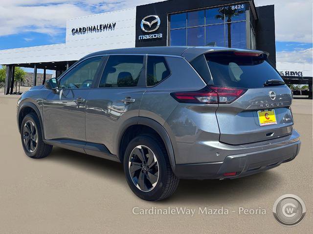Used 2024 Nissan Rogue SV image 4