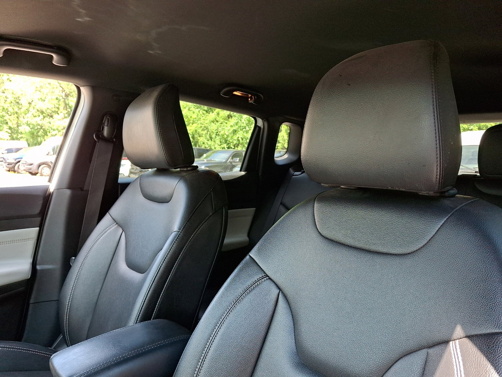 Used 2025 Jeep Compass Limited AWD/4WD image 24