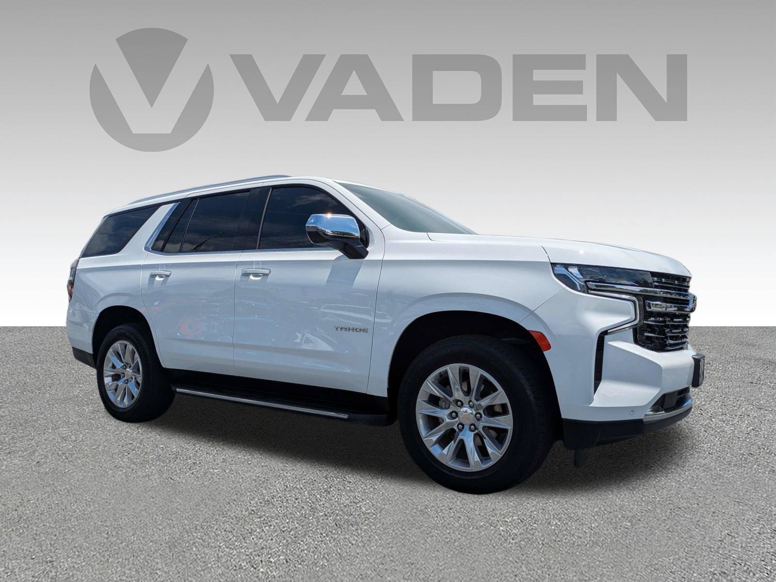 Used 2024 Chevrolet Tahoe Premier RWD image 3