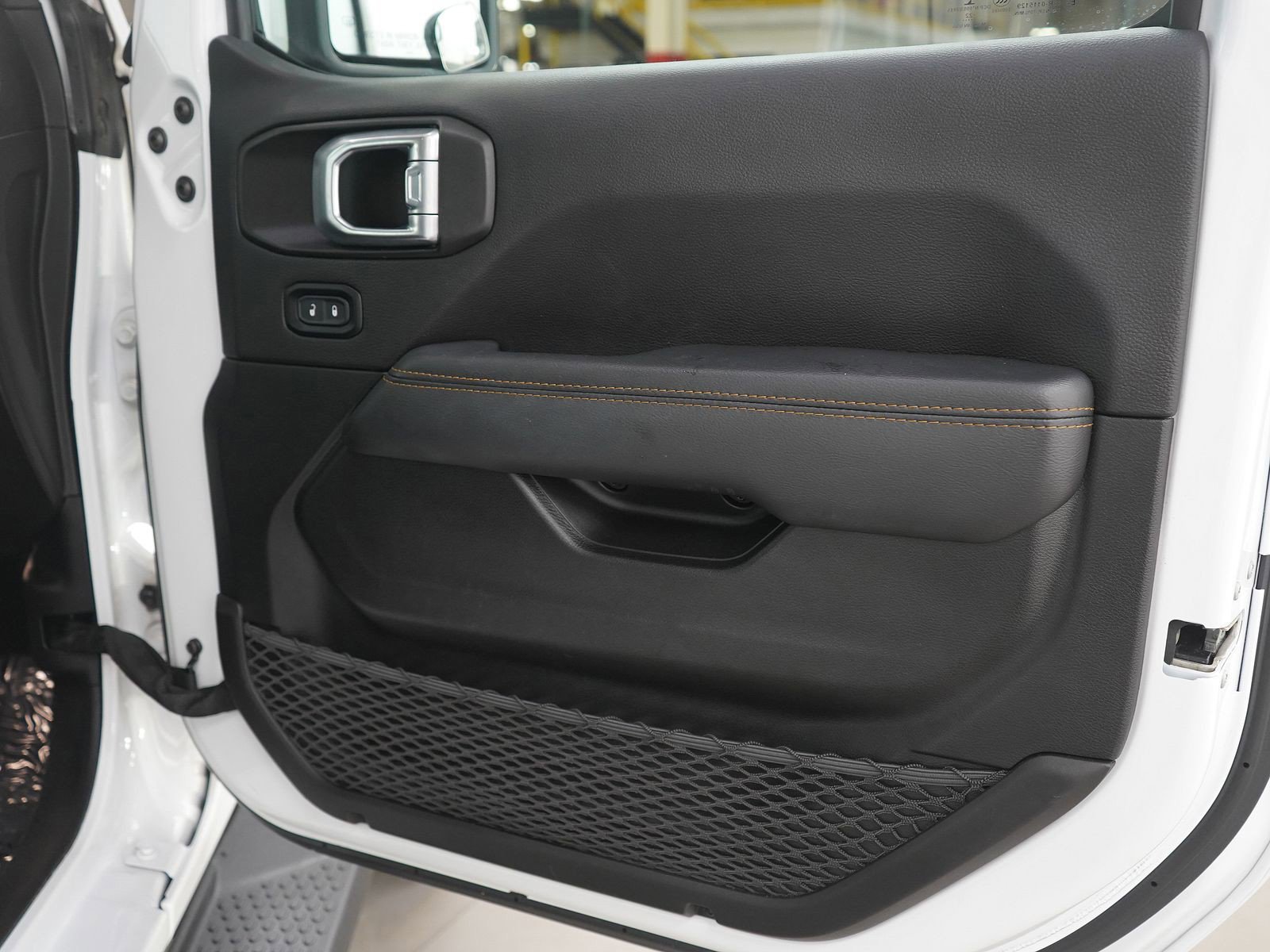 Used 2022 Jeep Wrangler Unlimited Sahara image 9