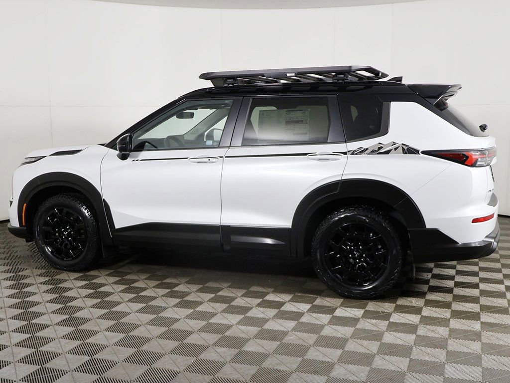 New 2026 Mitsubishi Outlander AWD image 16
