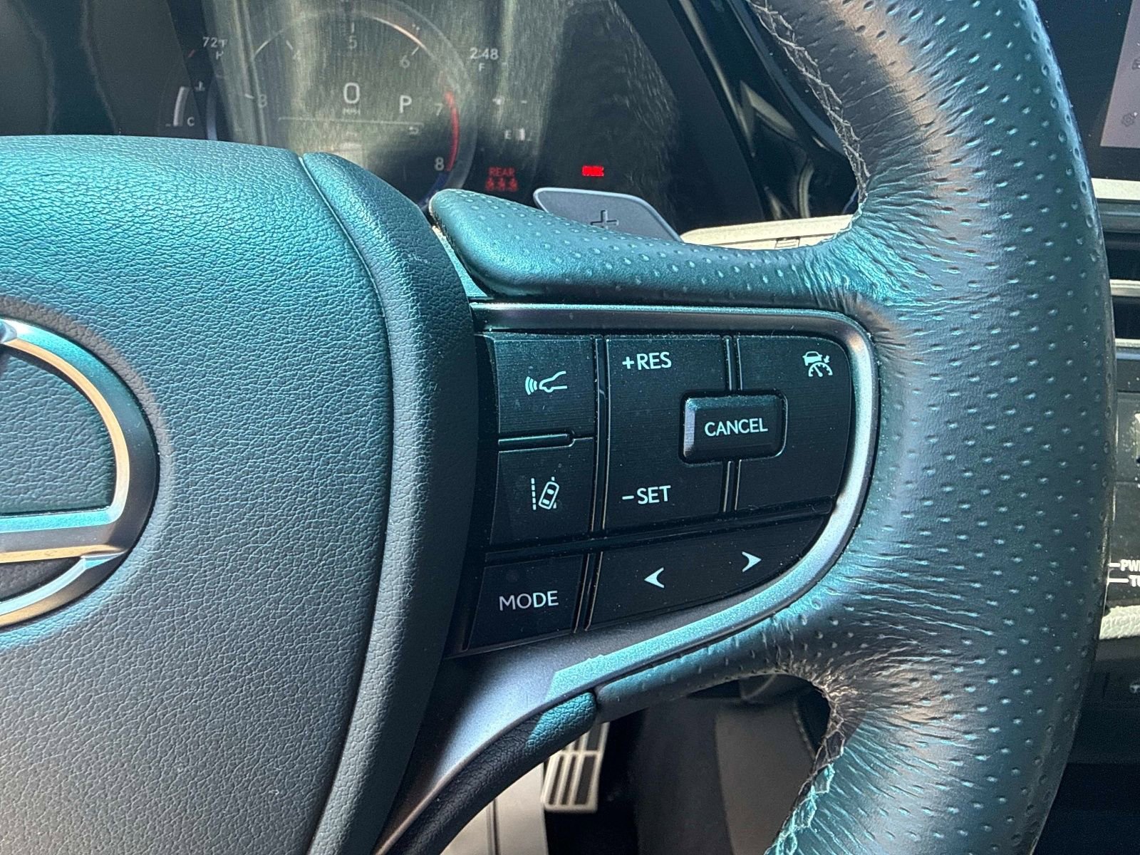 Used 2024 Lexus ES 350 F Sport w/ Accessory Package (Z2) FWD image 28