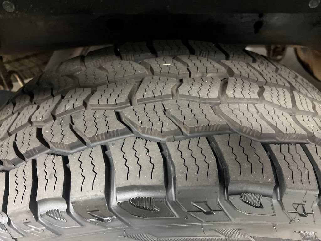 Used 2018 GMC Sierra 1500 SLT w/ SLT Premium Package AWD/4WD image 12