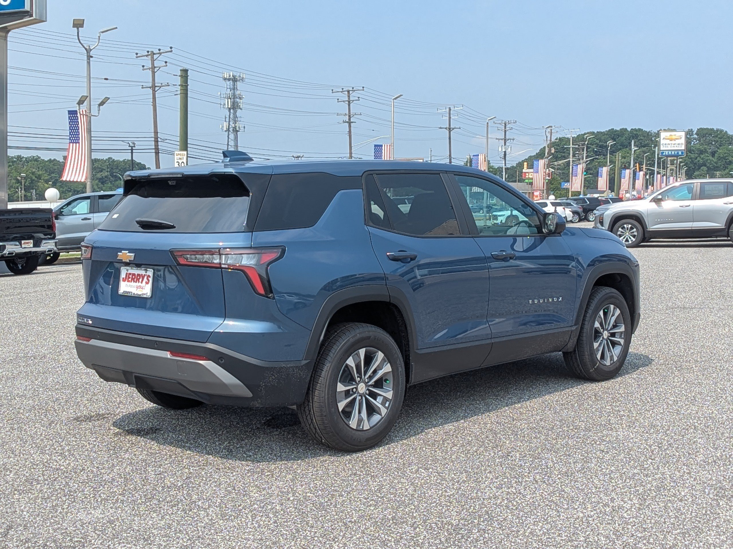New 2027 Chevrolet Equinox LT w/ Safety and Technology Package FWD image 8