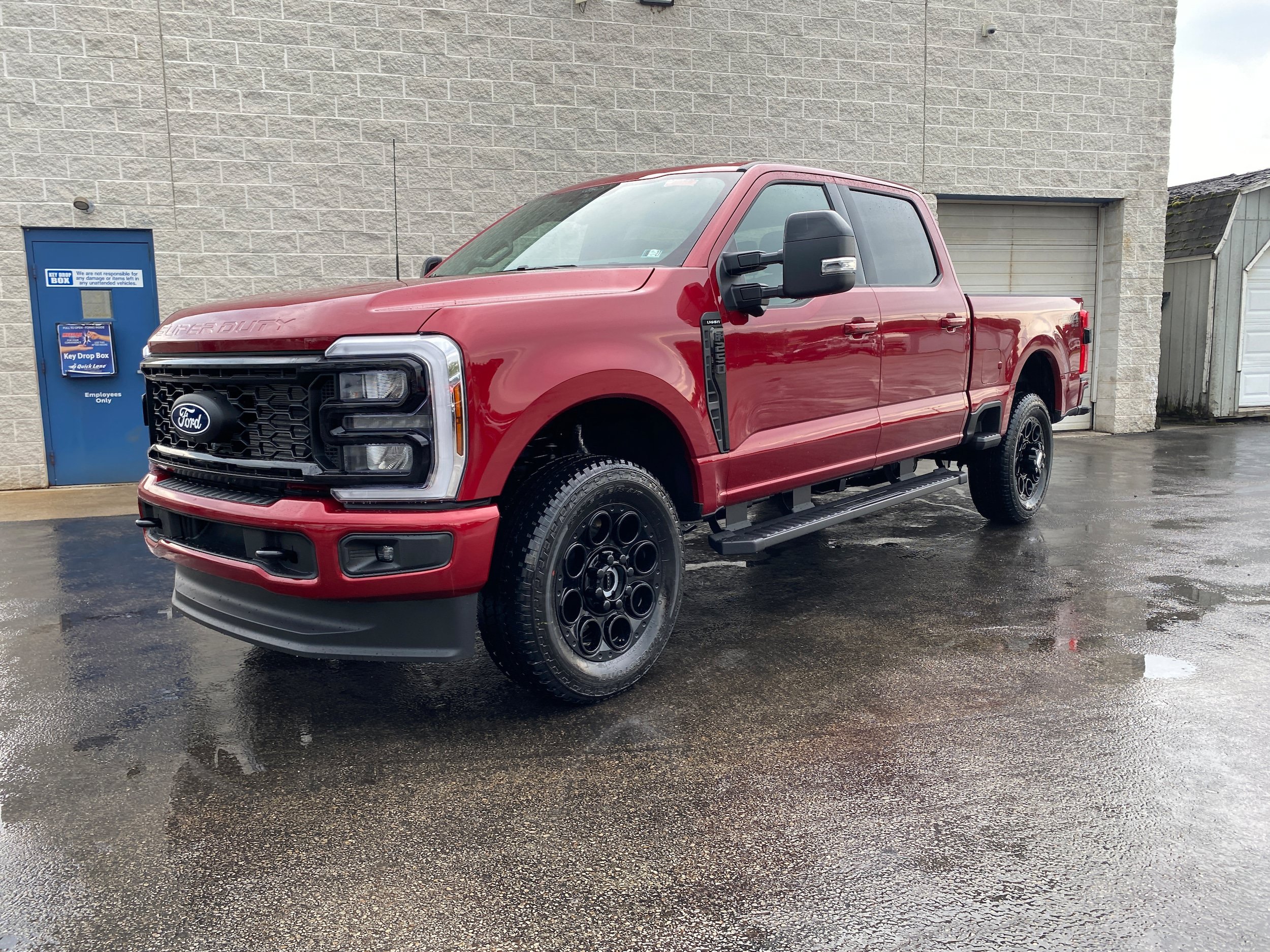 New 2027 Ford F250 Lariat w/ Black Appearance Package AWD/4WD image 3