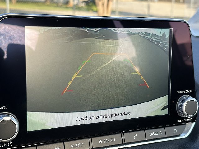 Used 2025 Nissan Sentra SV FWD image 27