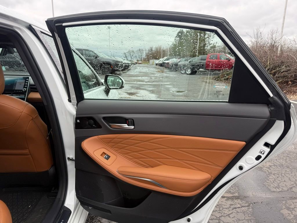 Used 2019 Toyota Avalon Limited w/ Advanced Safety Package image 43