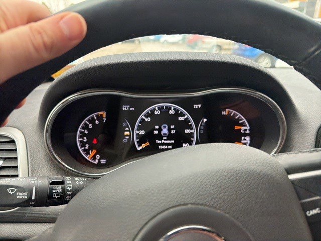 Used 2020 Jeep Grand Cherokee Laredo w/ 18" Wheel & 8.4" Radio Group image 11