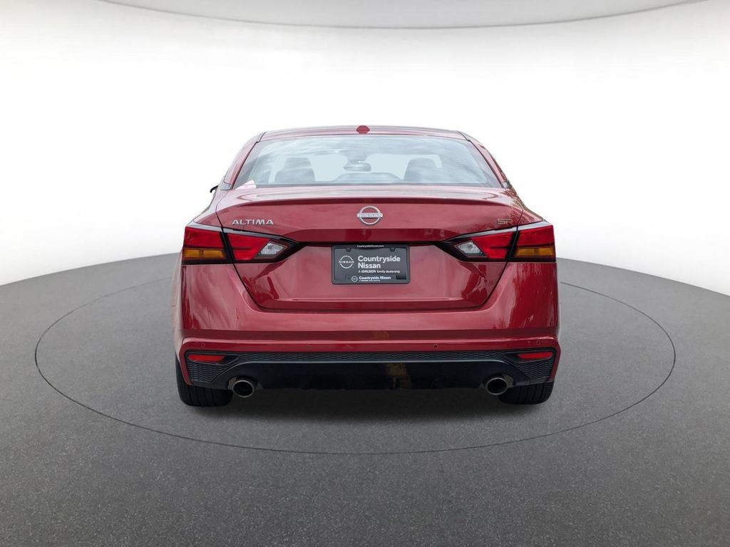 Used 2025 Nissan Altima 2.5 SR w/ SR Premium Package FWD image 6