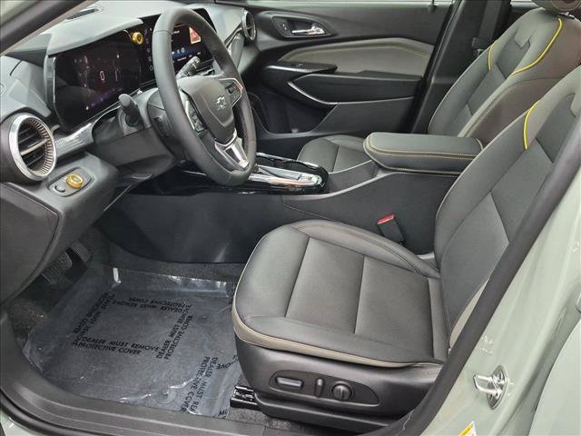 Used 2026 Chevrolet Trax ACTIV w/ Sunroof Package FWD image 16