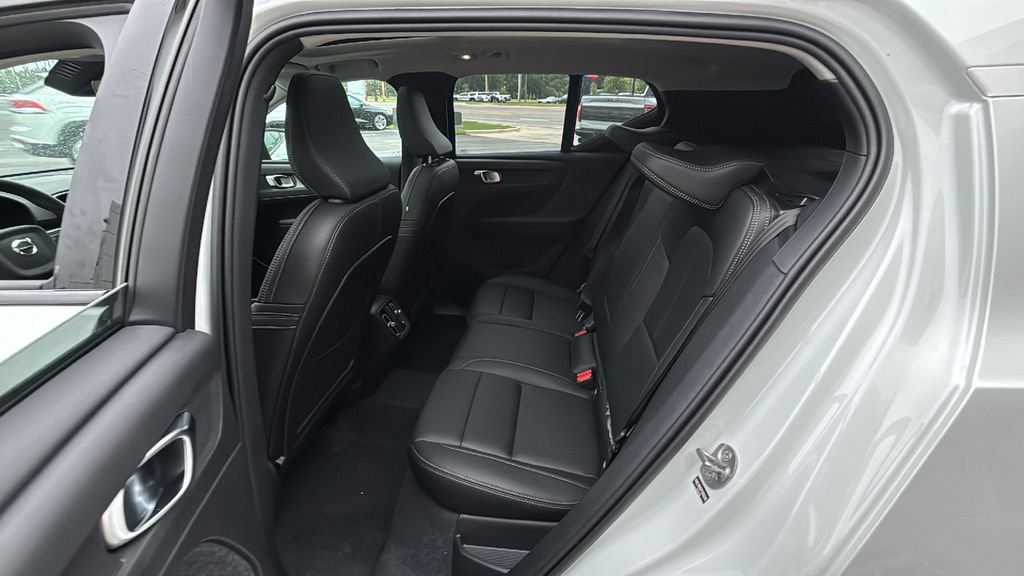 New 2026 Volvo XC40 B5 Plus w/ Protection Package Premier AWD/4WD image 26