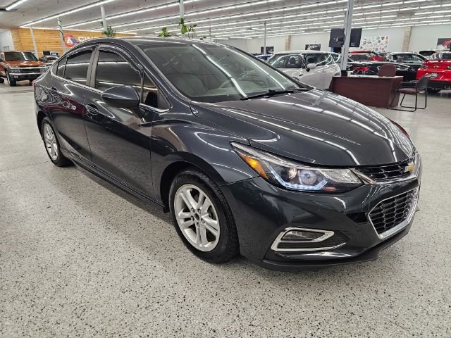 Used 2018 Chevrolet Cruze LT w/ Convenience Package image 3