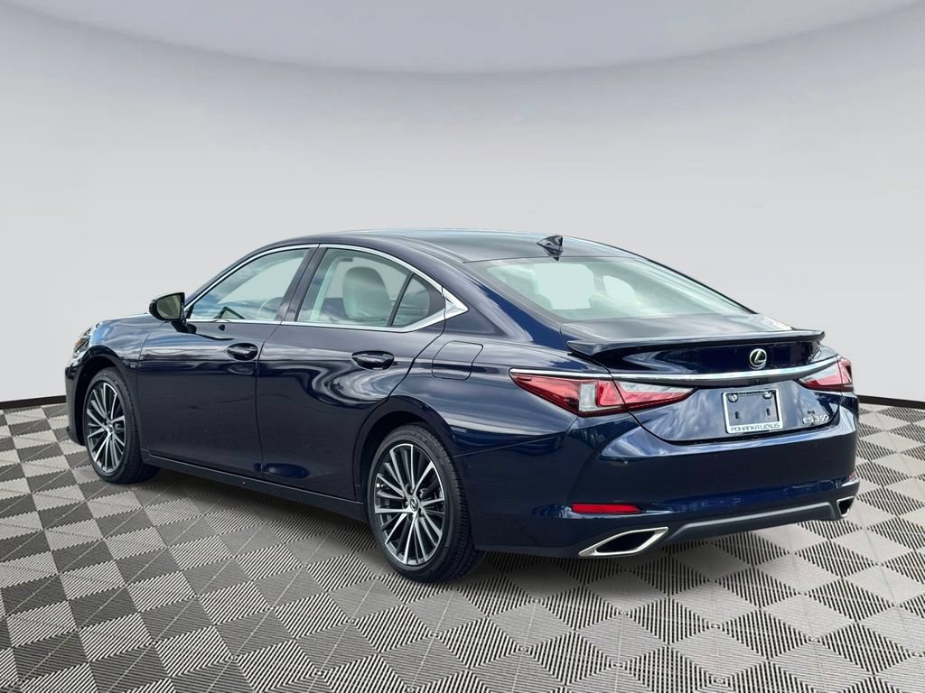 Used 2025 Lexus ES 350 w/ Premium Package FWD image 4