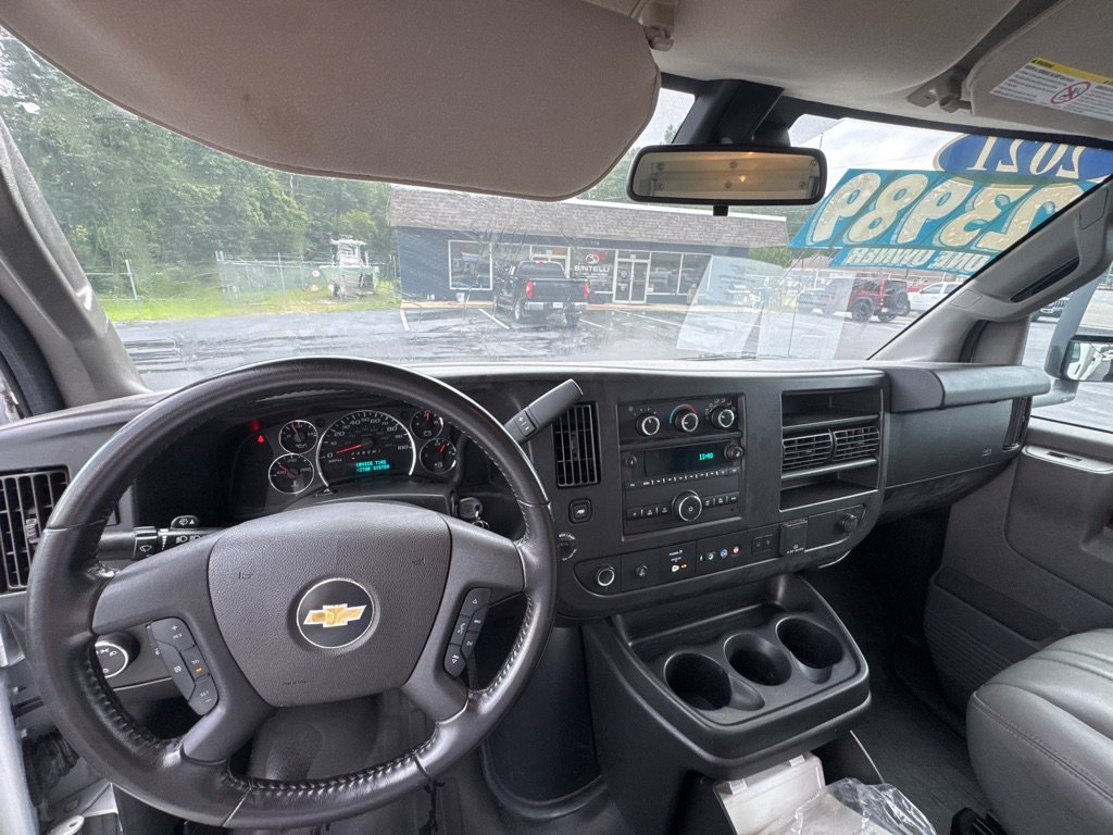 Used 2021 Chevrolet Express 3500 w/ Power Convenience Package RWD image 13
